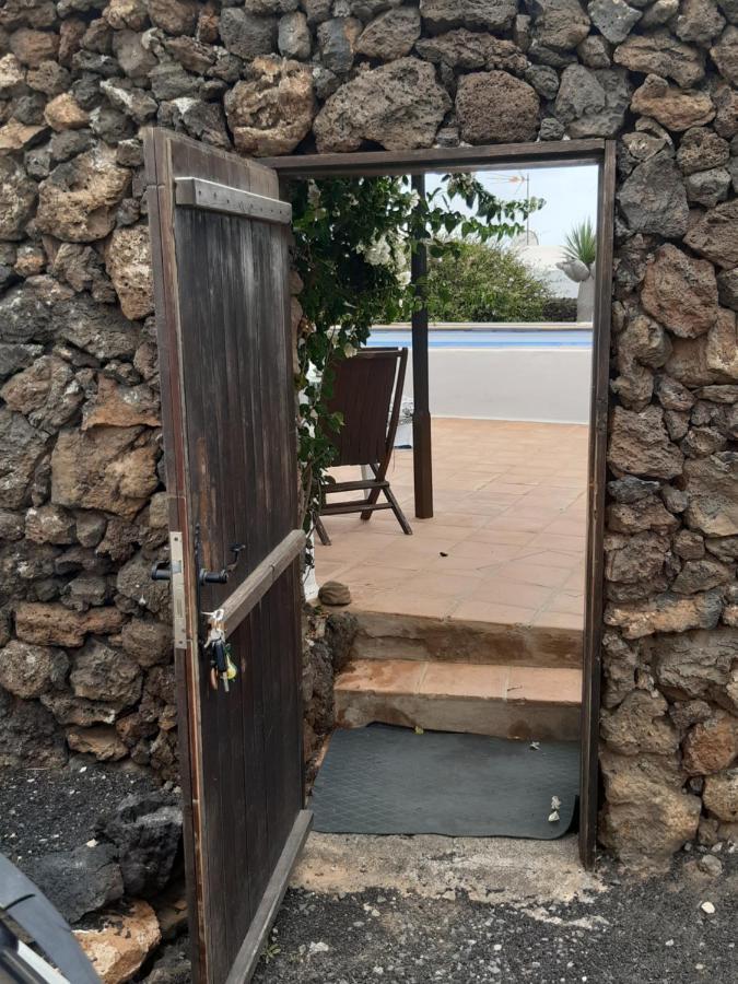Tipica Lanzarote House Only Adults Bed and Breakfast Tías Eksteriør billede