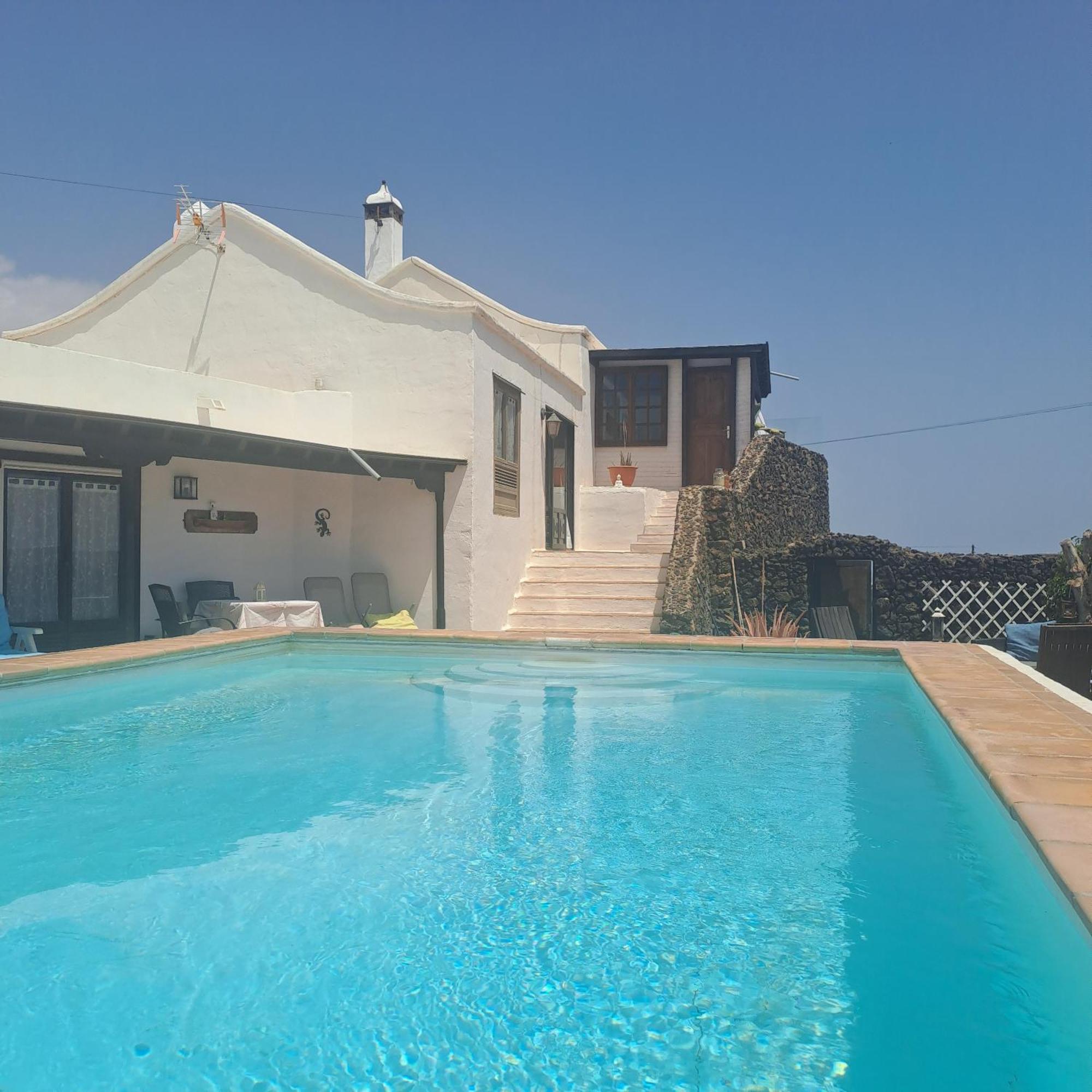 Tipica Lanzarote House Only Adults Bed and Breakfast Tías Eksteriør billede