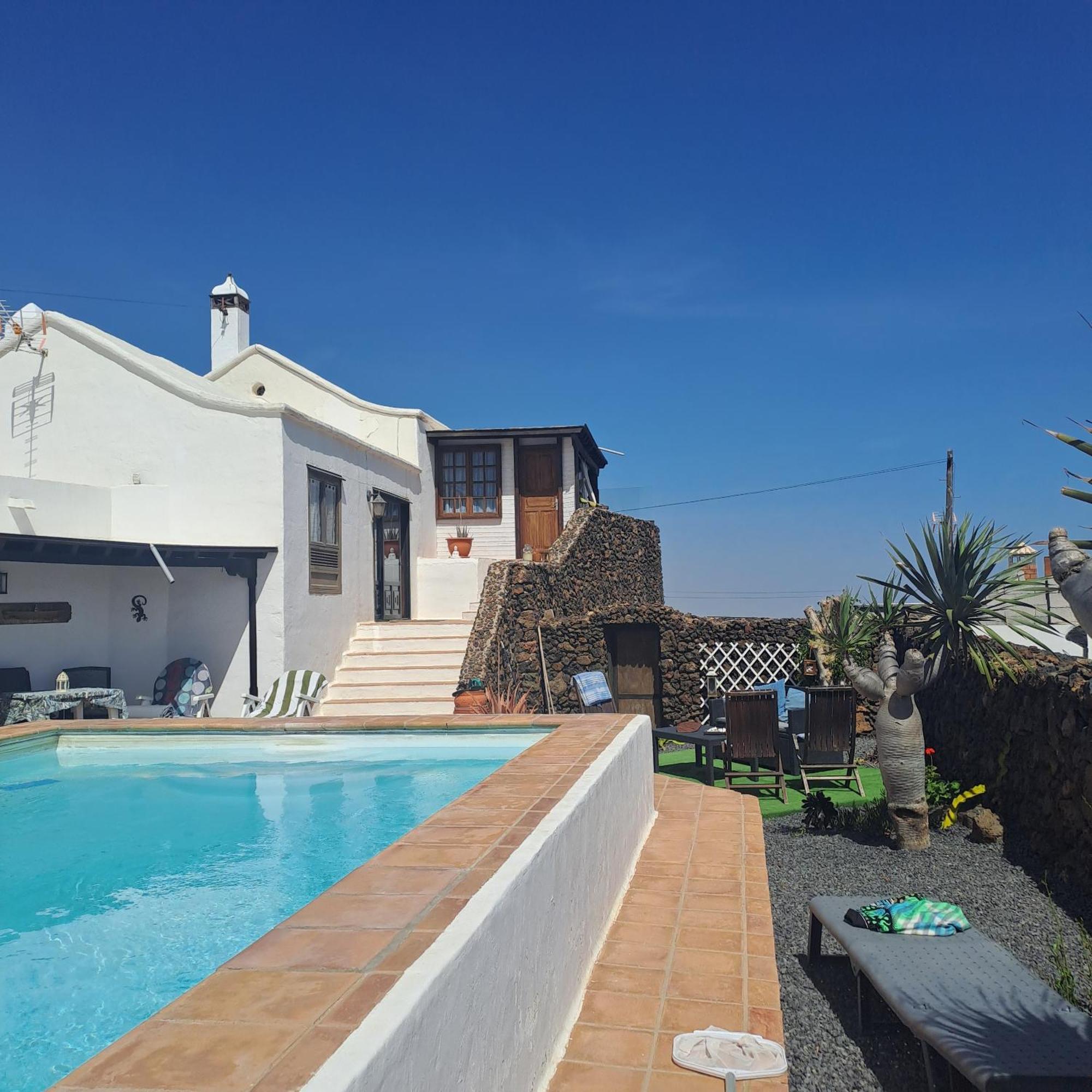 Tipica Lanzarote House Only Adults Bed and Breakfast Tías Eksteriør billede
